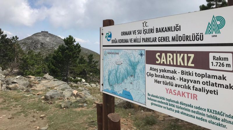 Sarıkız Türbesi Sarıkız Tepesi Bayramda Otel