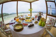 Restorant teras aksam yemegi Kazdaglari